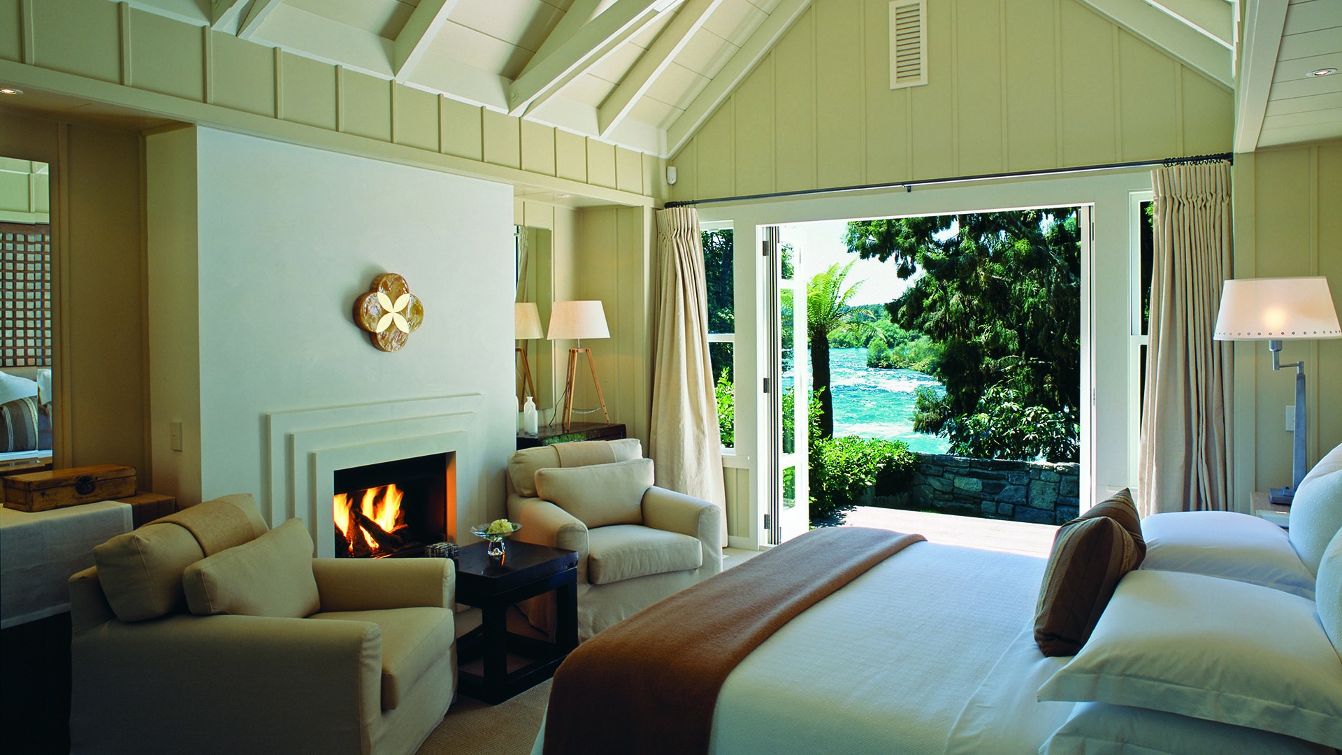  Worldwide, New Zealand, Huka Lodge, Guest suite with river views