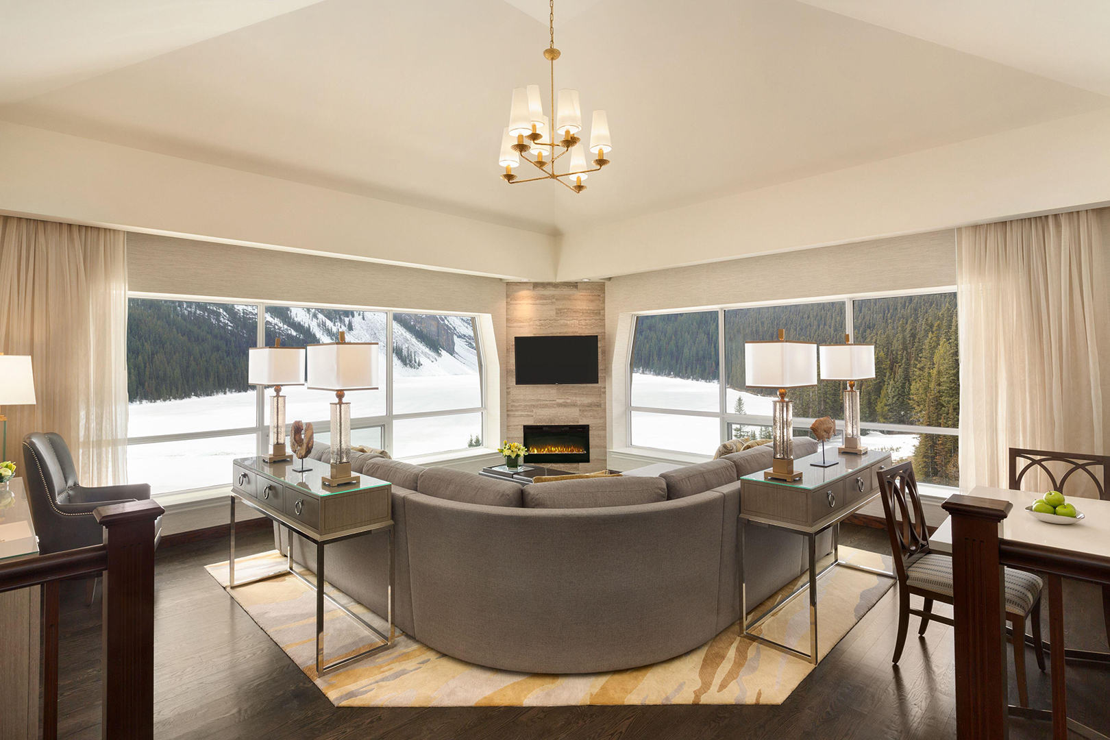 Ski & Snow, Canada, Fairmont Chateau Lake Louise, Signature one bedroom suite
