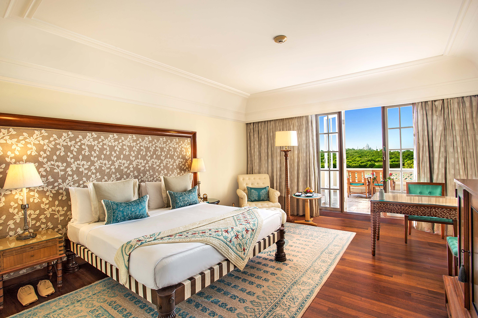 Asia, India, The Oberoi Amarvilas, Bedroom with balcony