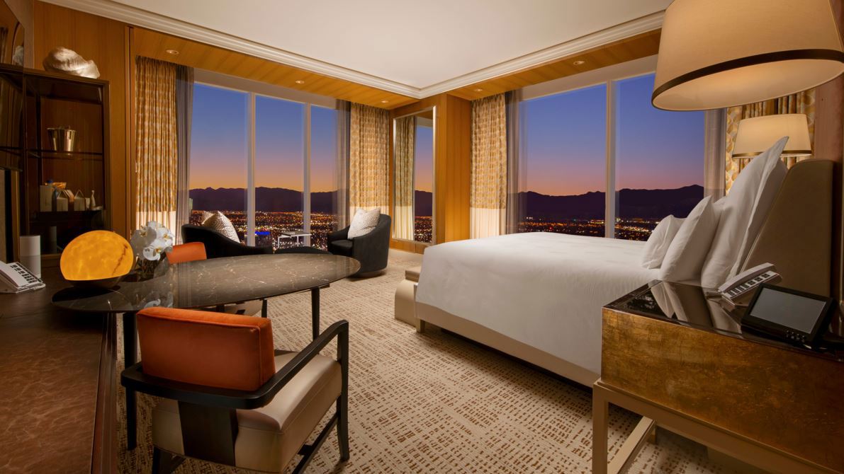  USA, Luxury Las Vegas Holidays, Wynn Las Vegas, Corner Suite